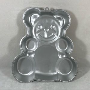 Vintage 1982 Wilton Huggable Birthday Teddy Bear Aluminum Character Cake Pan.